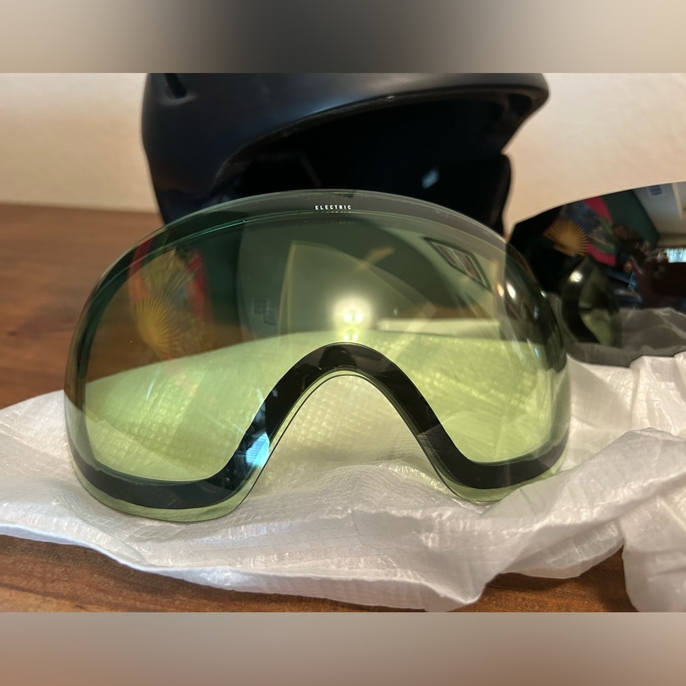 Electric ski goggles with snow lens - Picture 3 of 6